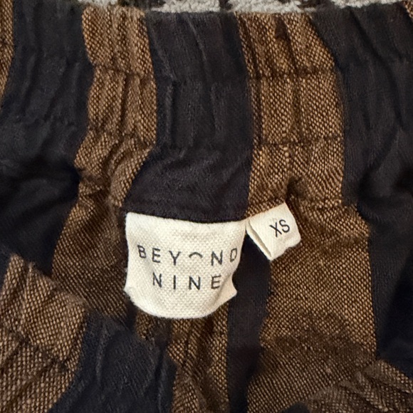 Beyond Nine Rudy and Black Stripe Linen Mabel Pant, XS - Picture 6 of 9